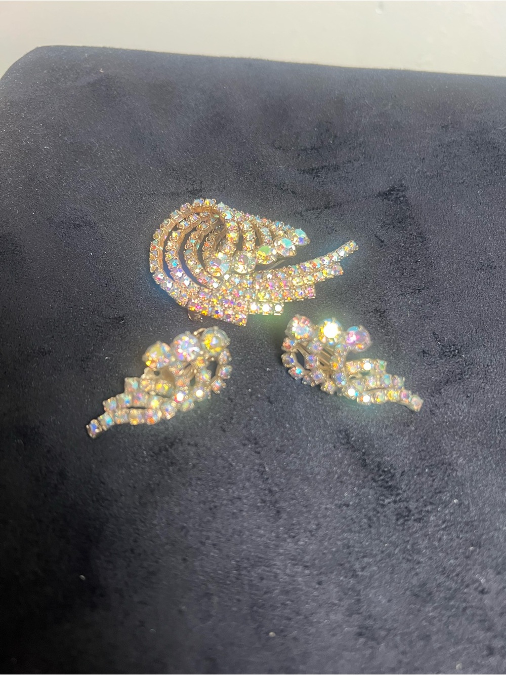VTG Aurora Crystal Silver Tone Brooch and Earring Set - Women Jewelry